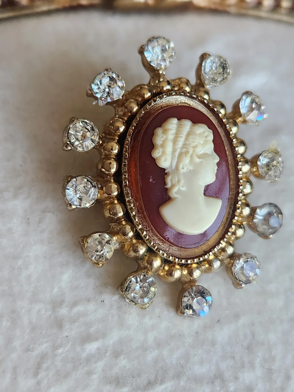 VTG Signed CORO Cameo Brooch Gold Rhinestone Crystal Halo Pin Victorian 1950's